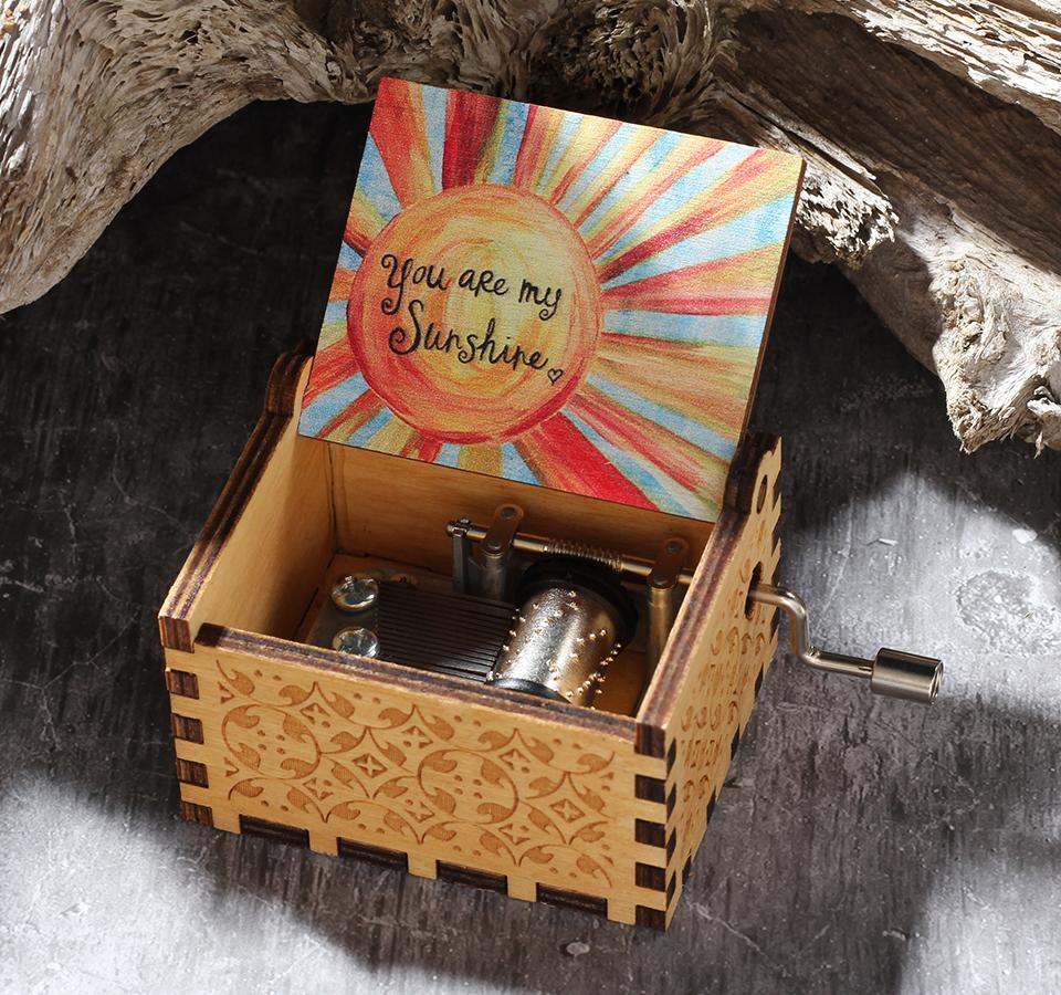 New style you are my sunshine music box Wooden Hand-cranked I Love You Queen TO MY Wife Theme Music Box Home decor Gift