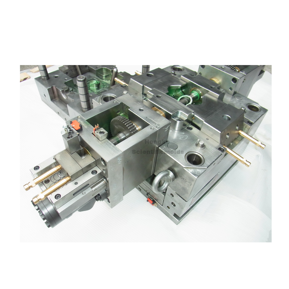 Inside unscrewing plastic mold