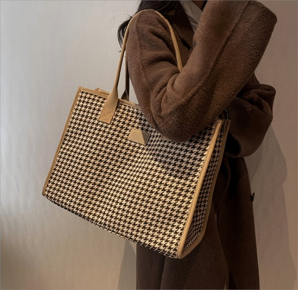 Versatile and simple women's tote bag