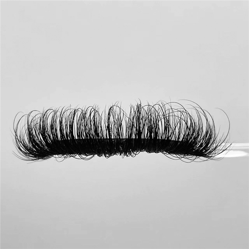 Russian Lashes Strip