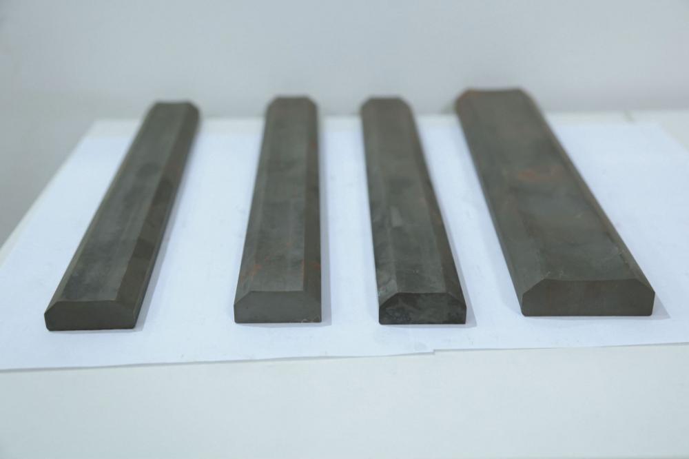 Different shapes and sizes  Key Bar Steel