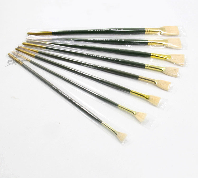 A painting of Le ZW605 Chongqing bristle tail fan pen oil paint brush artists bristle factory direct wholesale custom painting