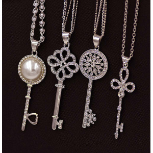 Full Rhinestone Chain Silver Plated Key Necklace For Lady