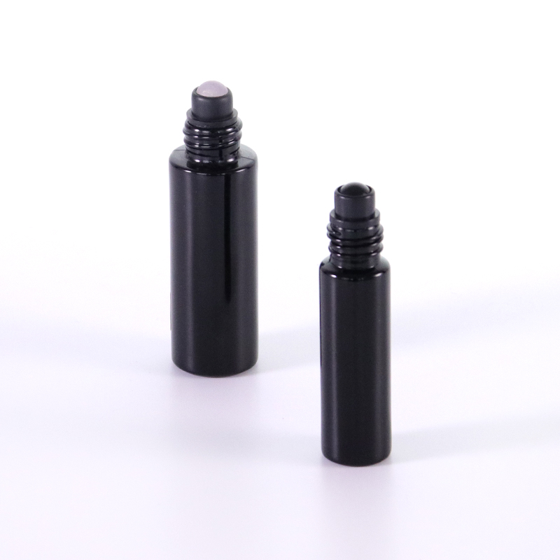 The mouth of the roll-on glass bottle