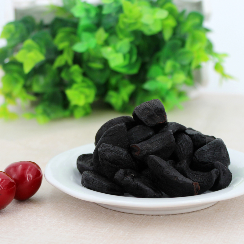 peeled black garlic