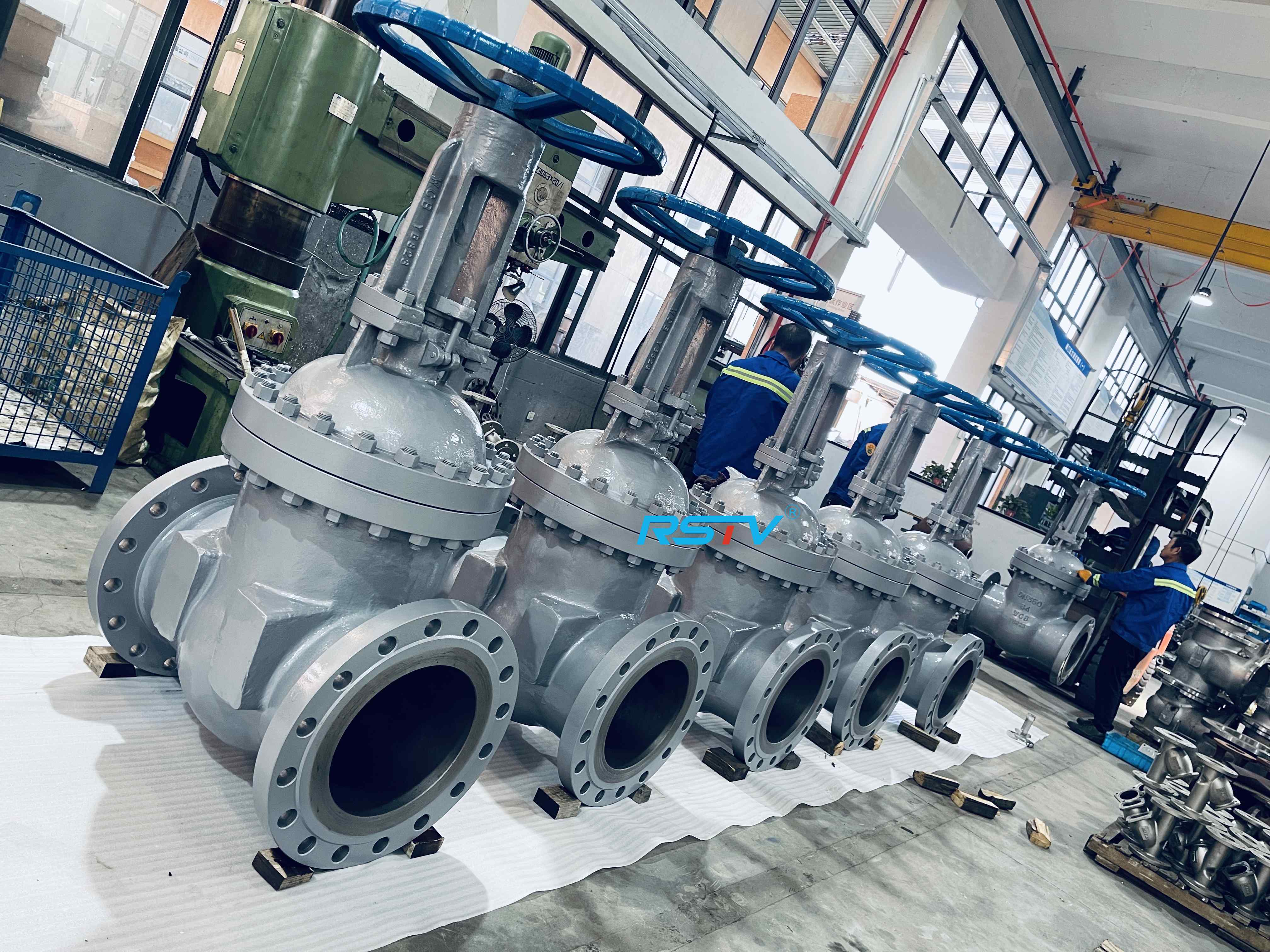 GB WCB  DN350  PN64 FLANGE END GATE VALVE 4