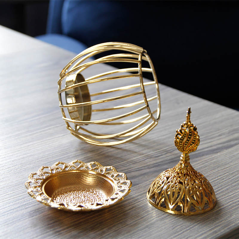 Golden Metal Luxury Censer European Luxury Desktop Candle Holder Decoration Ornaments Holder Candle