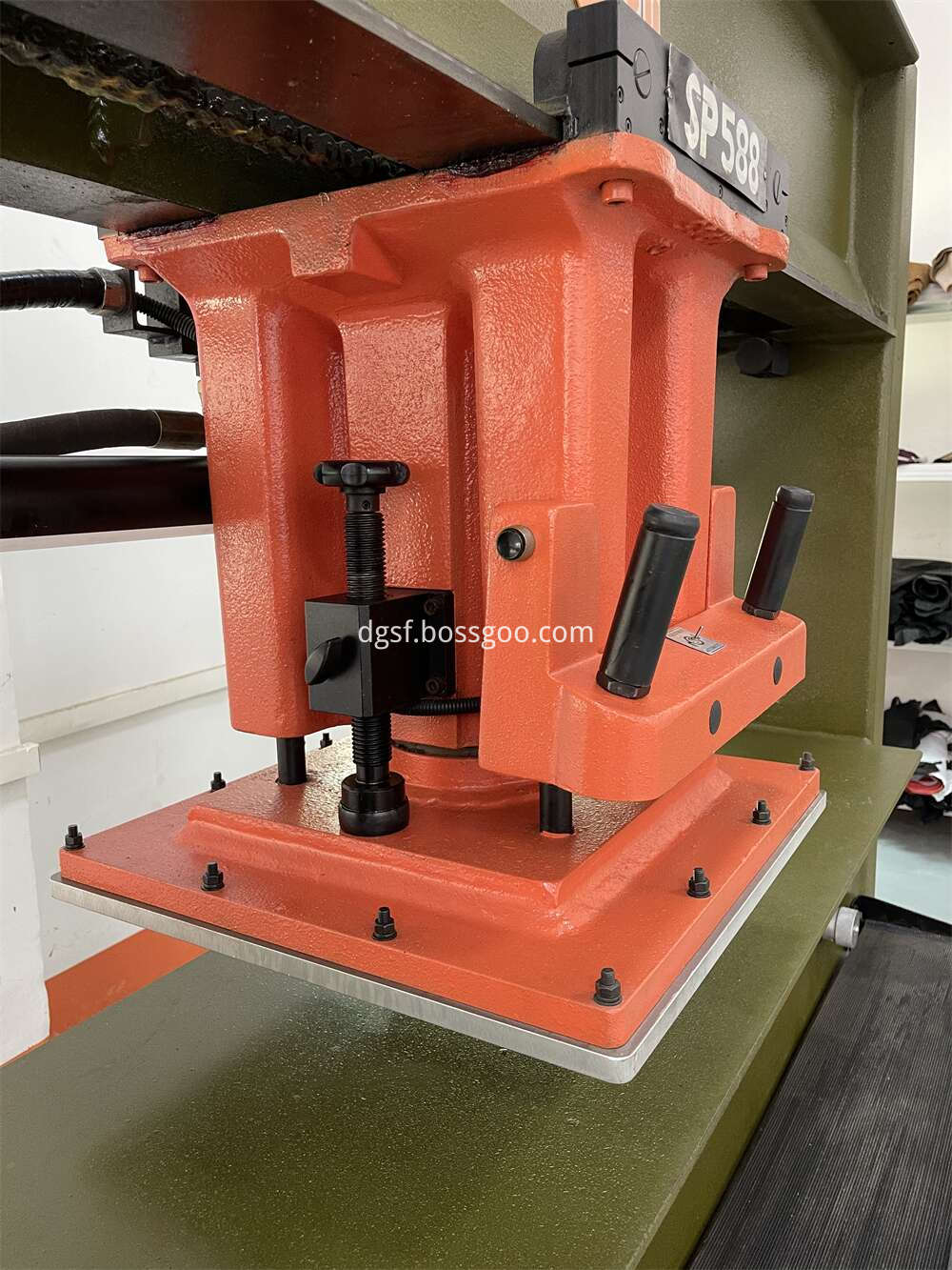 Travelling Head Cutting Machine 