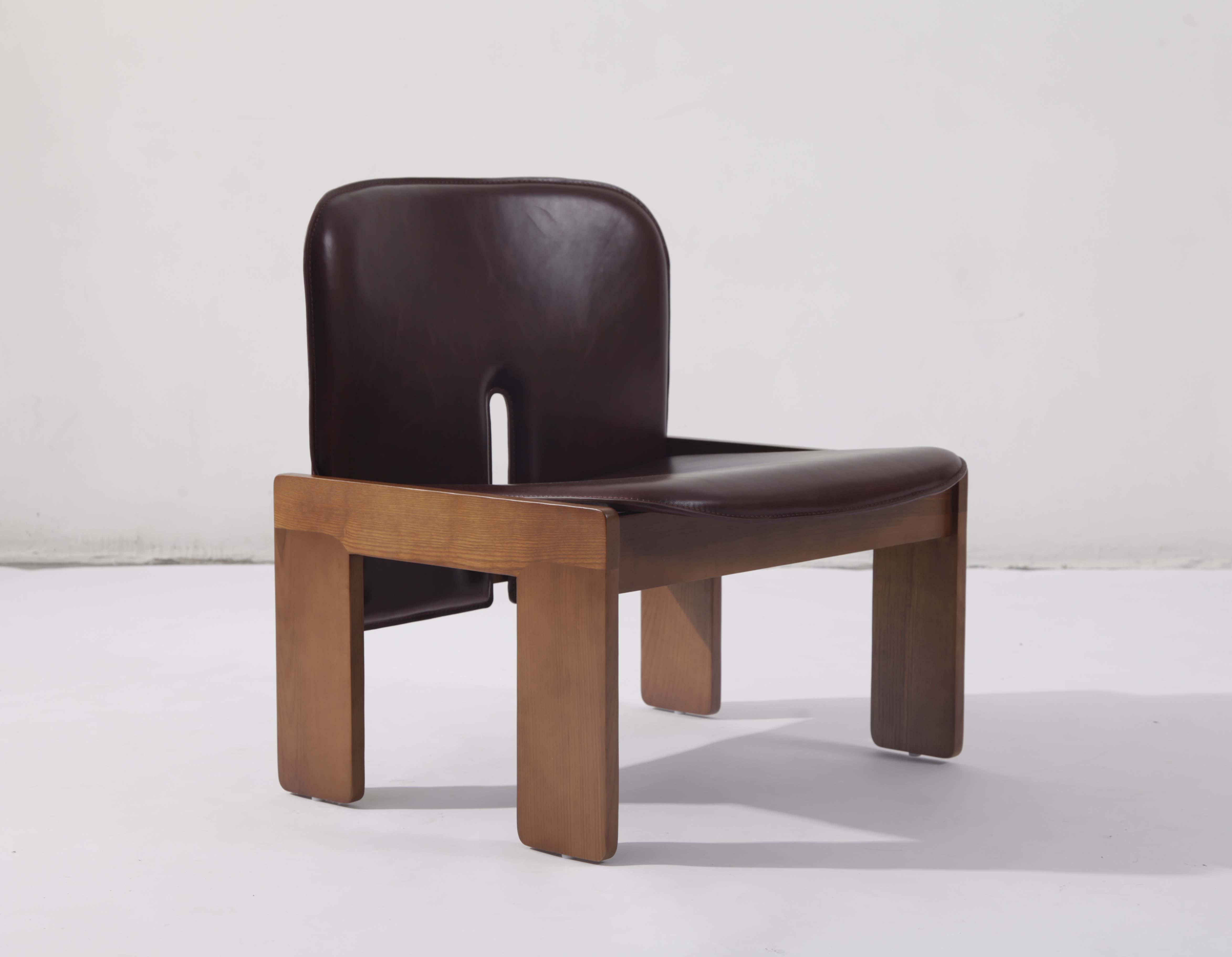Karakter_Scarpa_925_easy_chair_replica_by_Yadea_Furniture