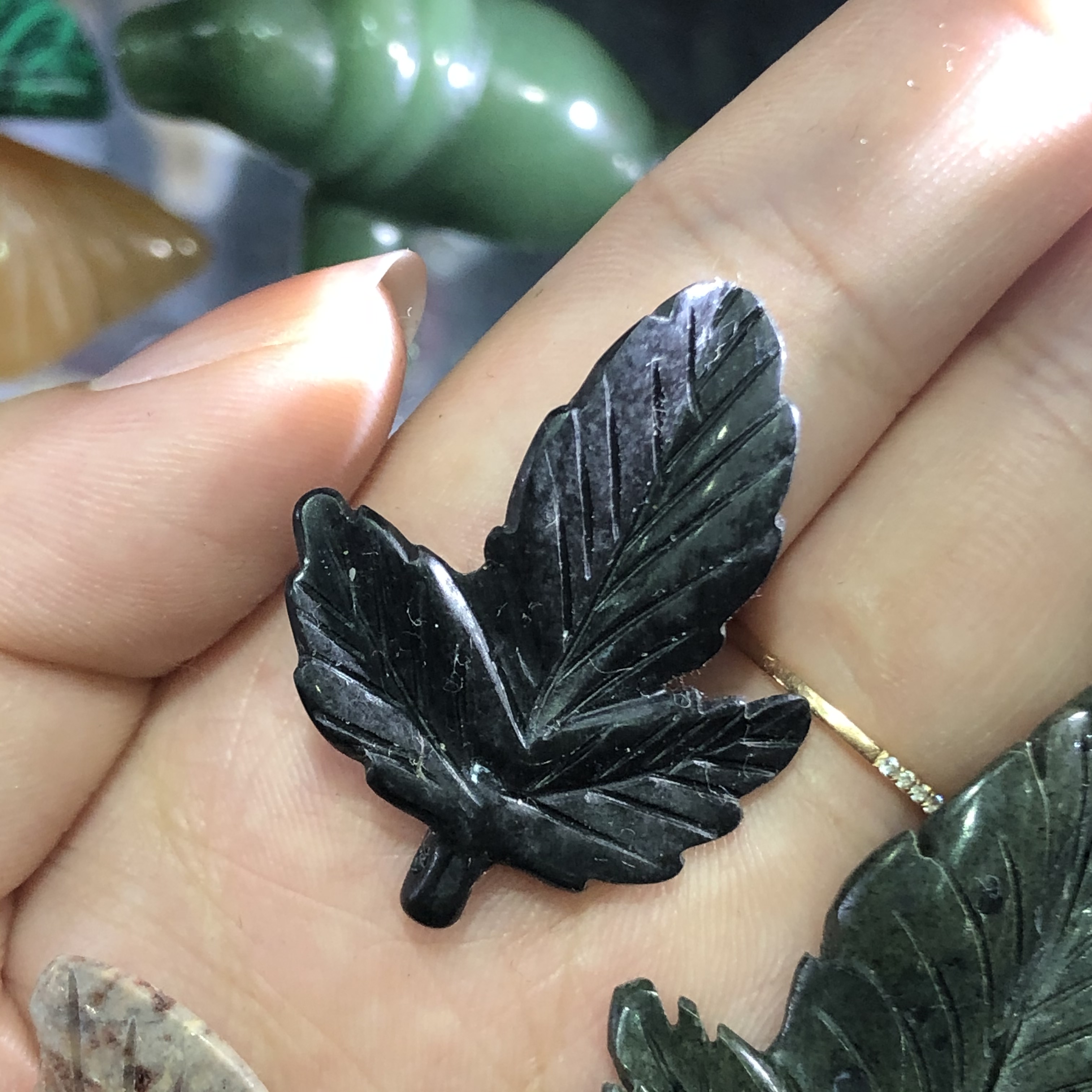 High Quality Natural Colorful Crystal Carved maple leaf Leaf Crystal Craft