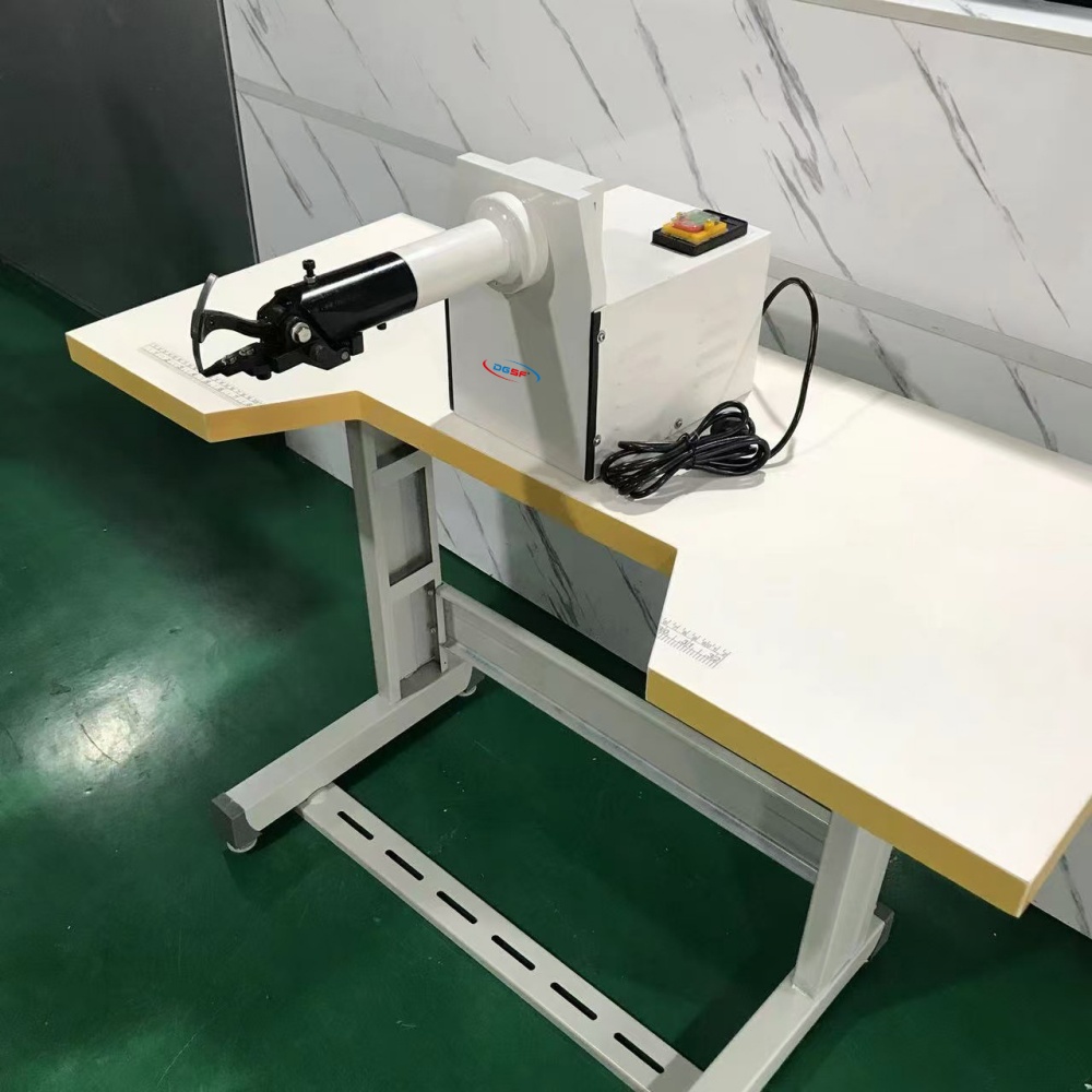 YB-206-Z-K Outsole Trimming Machine (2)