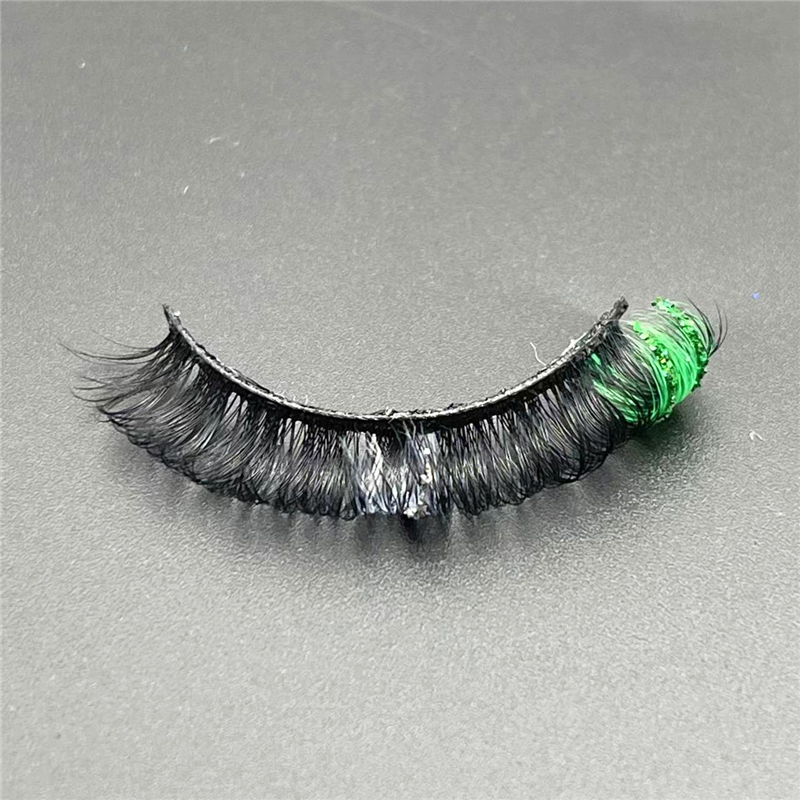 Russian Lashes With Glitter