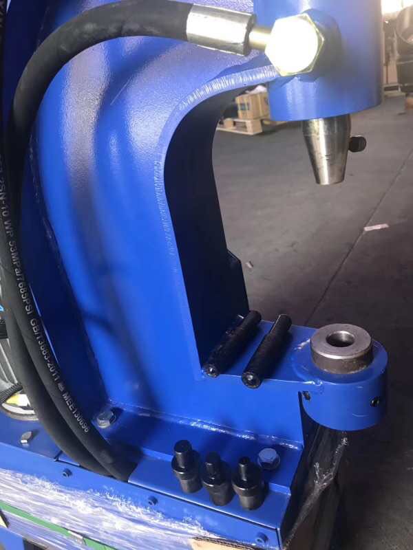 Electric hydraulic rivet machine Automobile brake pad large platform punching riveting machine