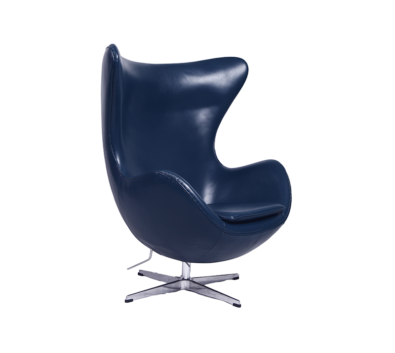 Arne_Jacobsen_egg_chair_with_ottoman