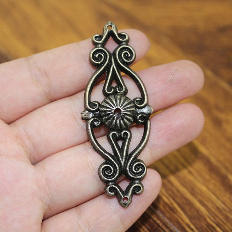 Antique Furniture Accessories Retro Bronze corner brackets Decorative Protector for Wooden jewelry box cabinet DIY Hardware Fit