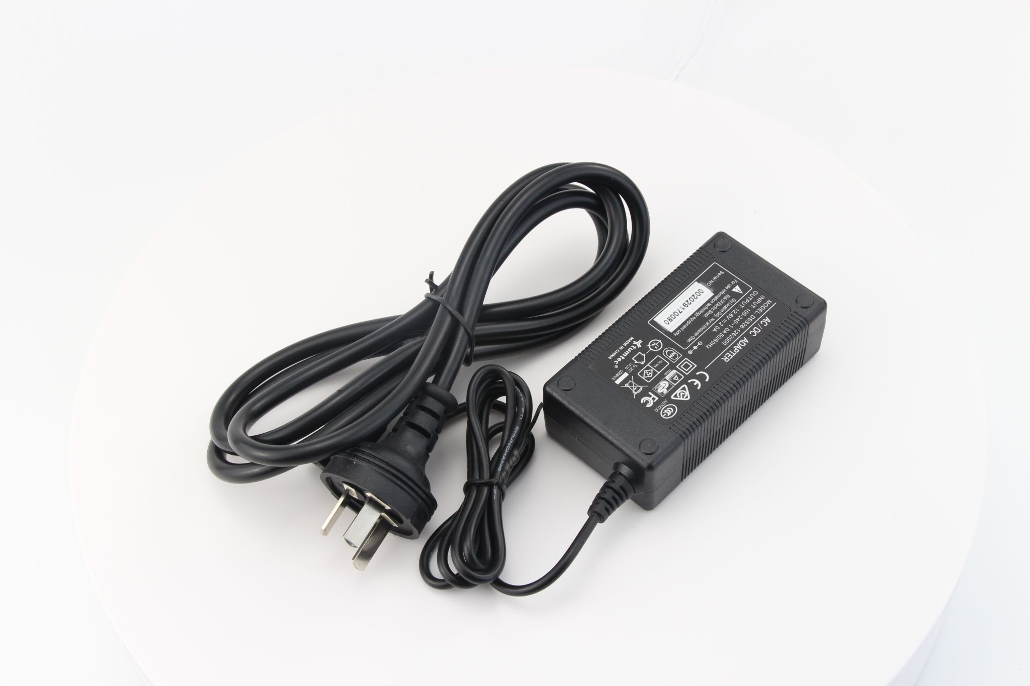 Power cable and adapter (2) Power cable and adapter (2)