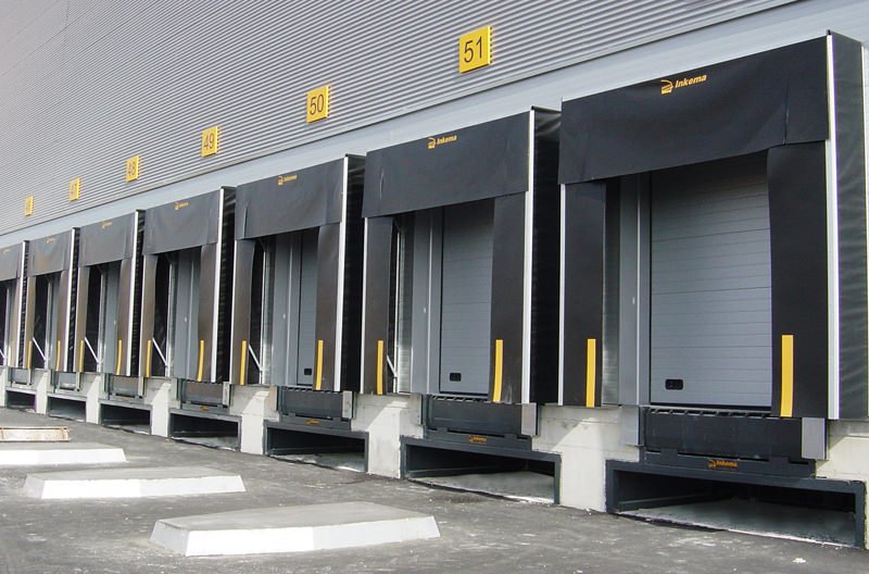 Warehouse dock door