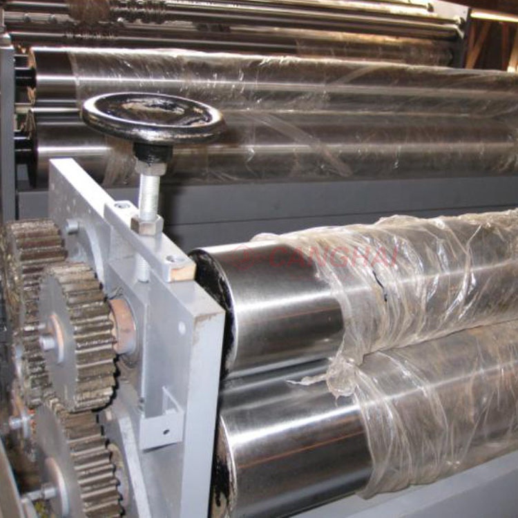 Semiautomatic cardboard pasting machines for corrugated boxes3