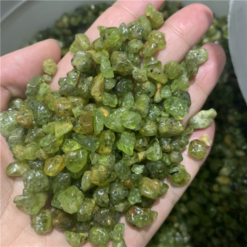 Natural Peridot Quartz Crystal Stone Rock Chips Lucky Healing Natural Stones Minerals Health Decoration Furnishing