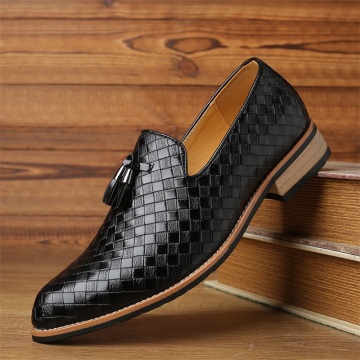 Vintage Casual Men Leather Shoes High Quality Formal Dress Shoes Loafers Business Wedding Tassel Brogue Shoes Big Size Moccasins