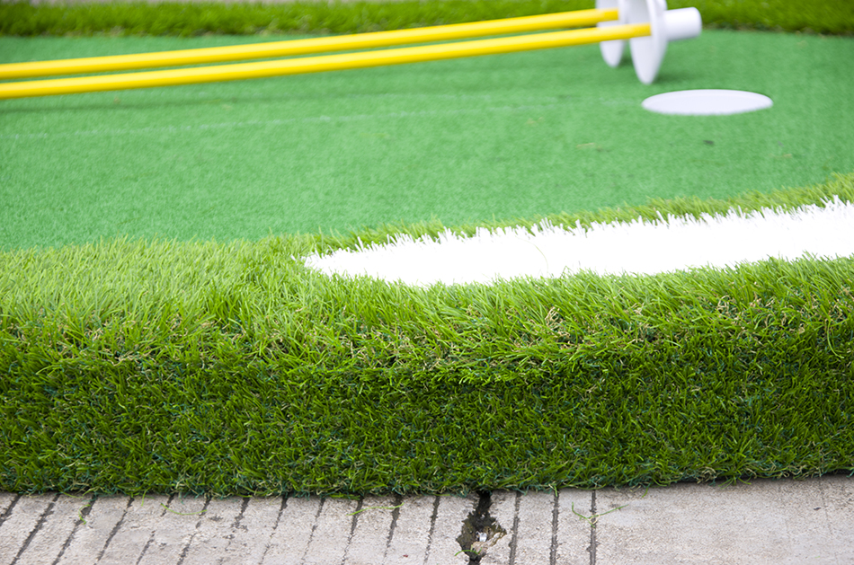 golf putting green with 10cm base