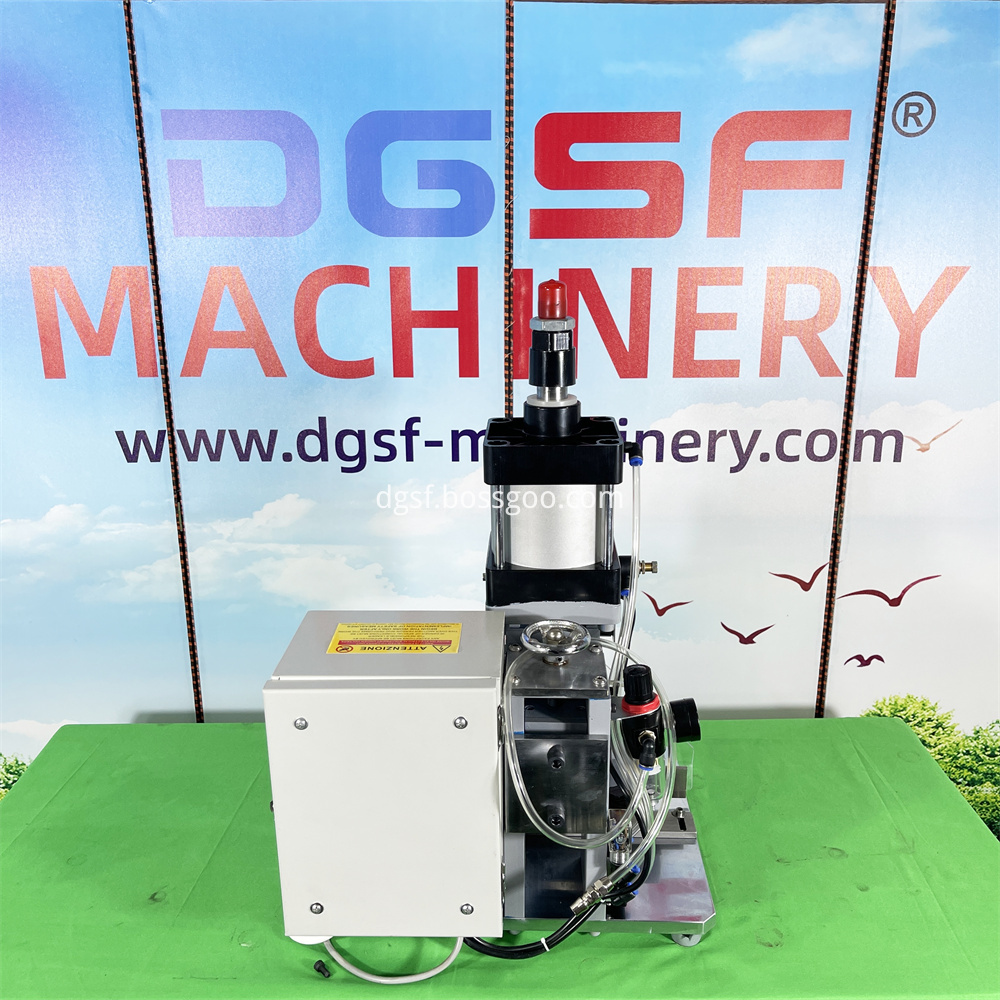 Pneumatic Die Cutting And Emobossing Creasing Machine 8 Jpg