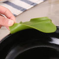 1Pc Kitchen Silicone Lids Funnel Tools Anti-spill Drain Pans Round Rim Deflector Liquid Soup Diversion Cooking Tools Cookware