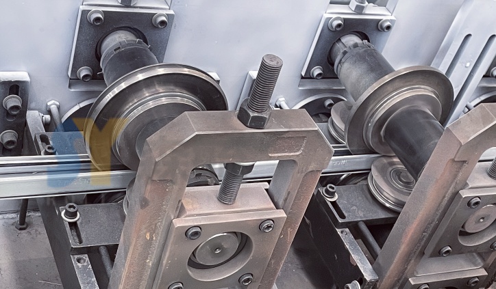 Cruciform square tubular profile