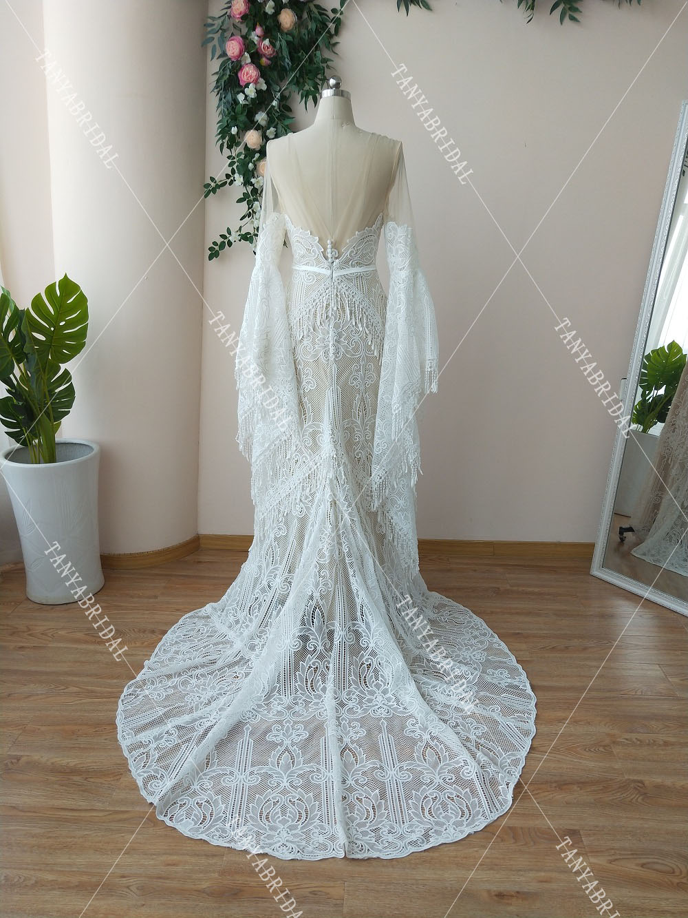 Flare Long Sleeve Lace Wedding Dresses Hippie Style Symphony Bridal Gowns See Through Sexy Vestido De Noivas DW227