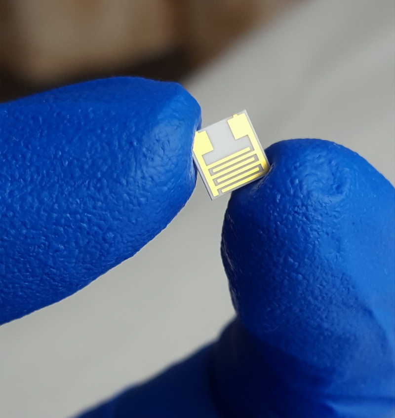 5mmX5mm Interdigital Gold Electrode Research on Biogas Humidity Sensor Chip of Capacitor Array Ceramic Circuit