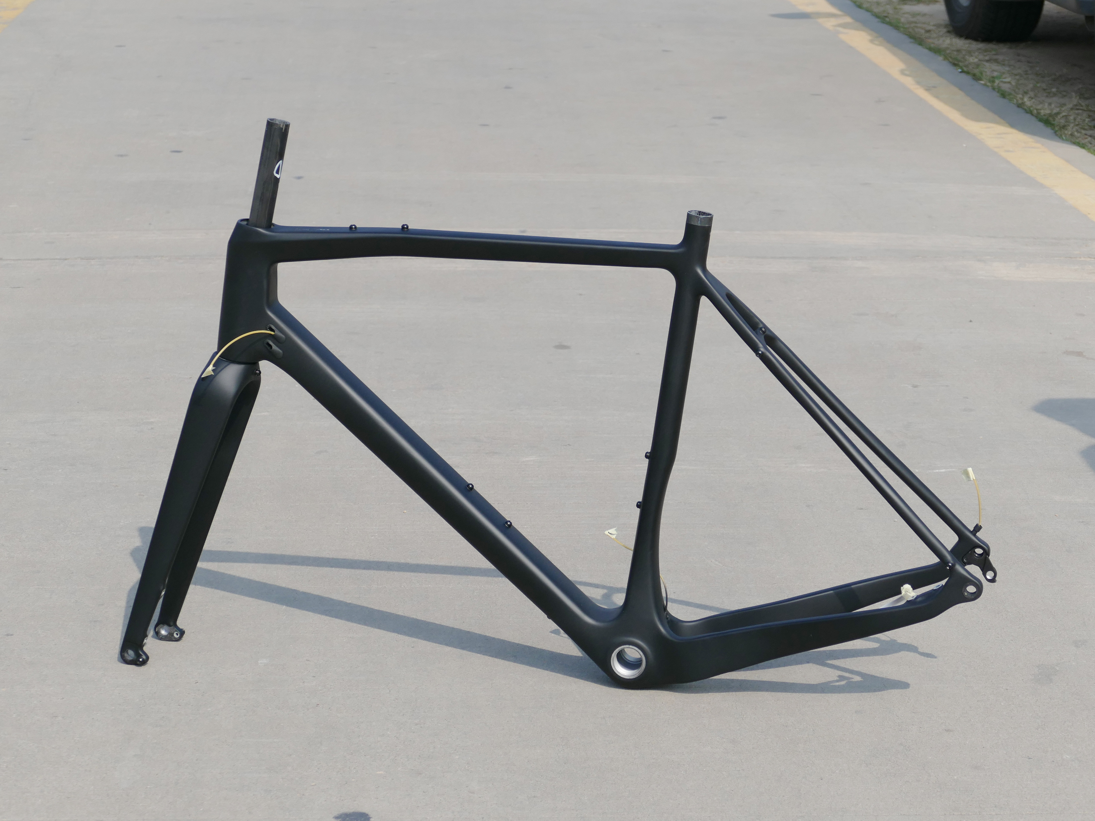 F2 Full Carbon UD Matt Gravel Bike Bicyce Thru Axle Frame Disc brake Fork 46cm, 49cm , 52cm, 54cm , 56cm , 58cm , 61cm