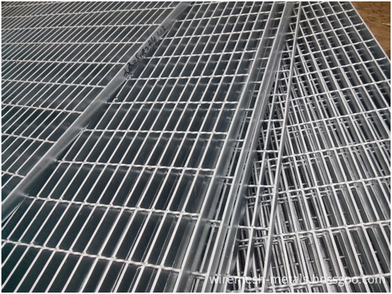 Steel grating 221