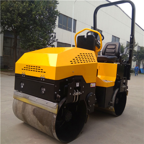 Mini Ride On Road Roller Compacting Asphalt