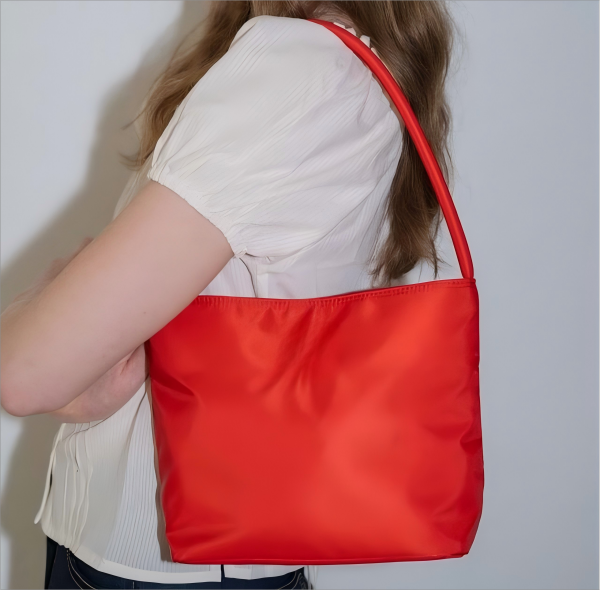 Fashionable and versatile women's handbag