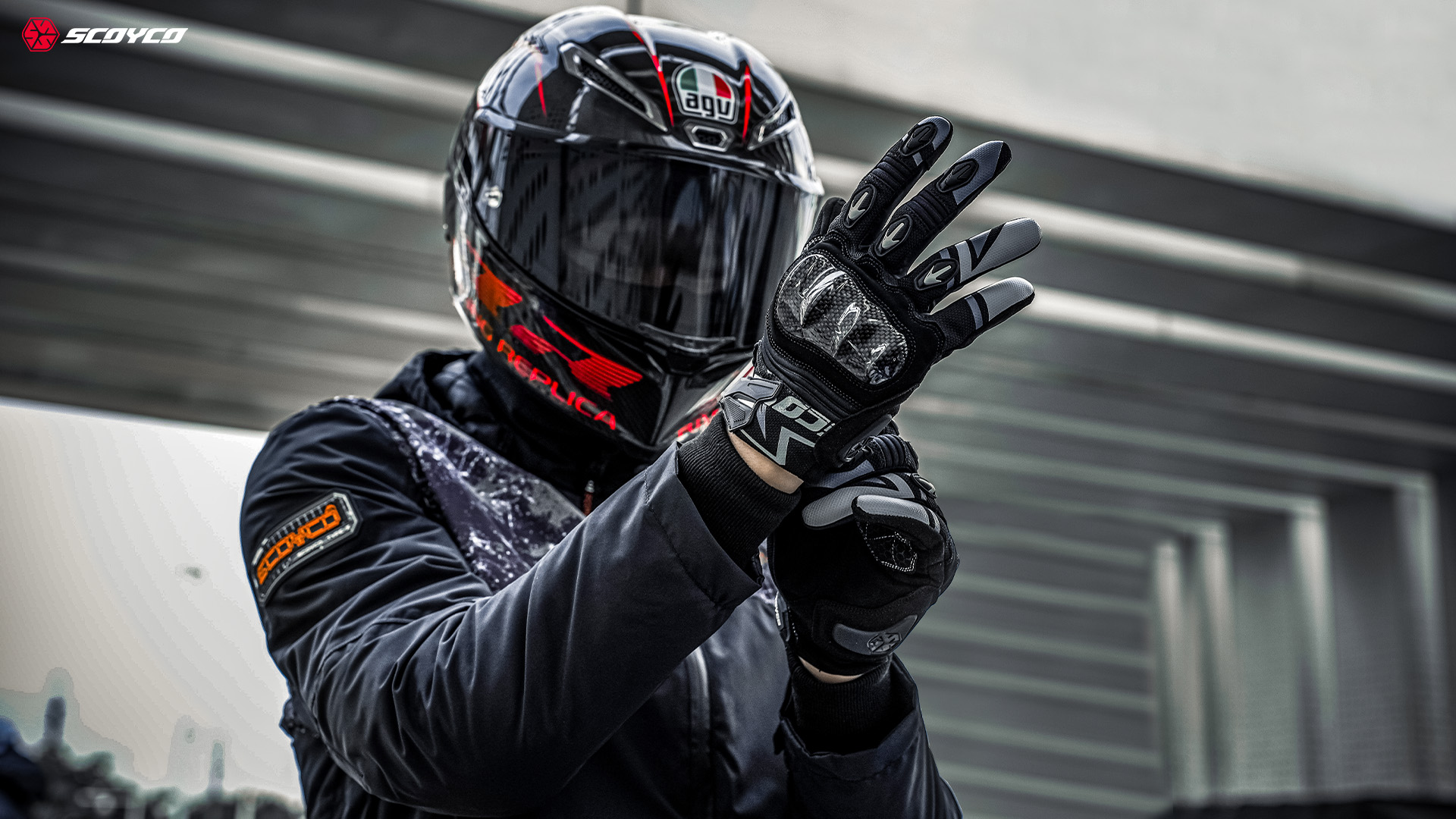 touchscreen riding gloves