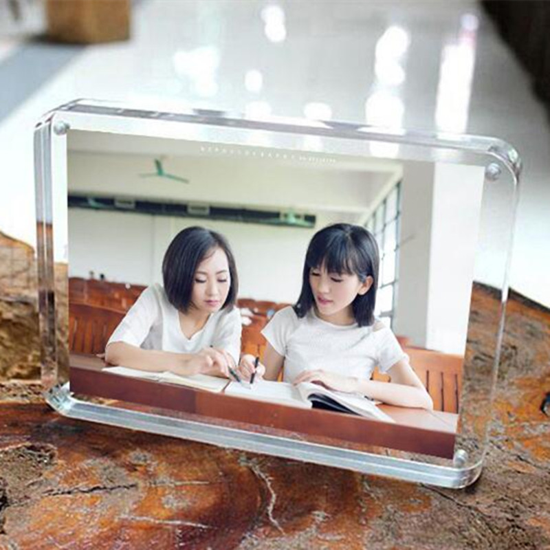 Christmas Gift 1 SET Acrylic Magnet Photo Frame Four Corners Arc Design Creative Crystal Picture Frame Bedroom Deck Decor