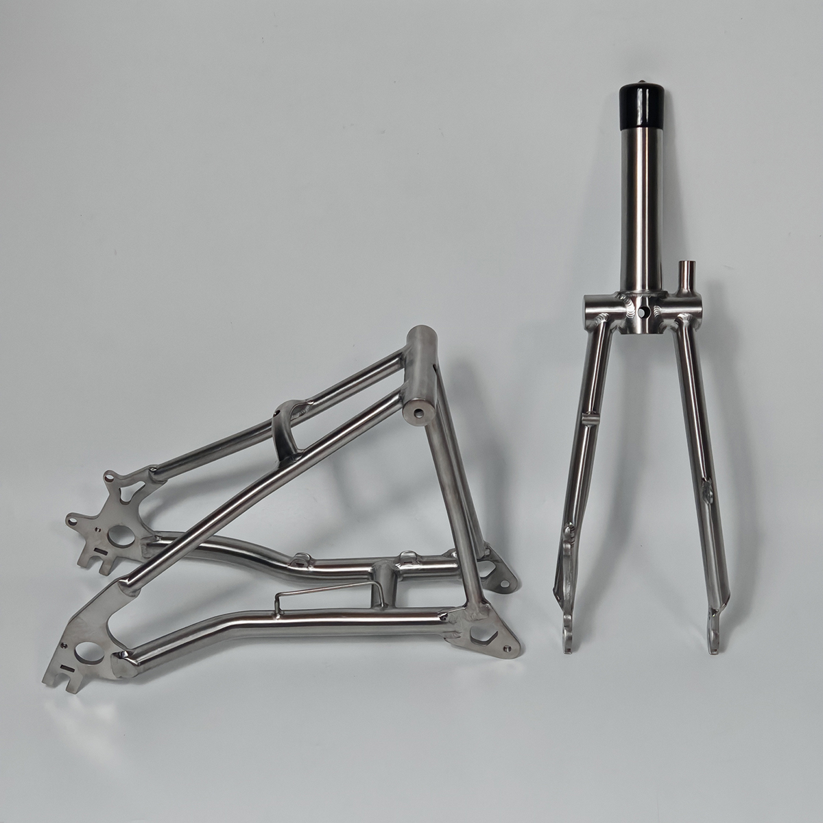 Titanium Front Forks & Rear Triangle (Disc brake)
