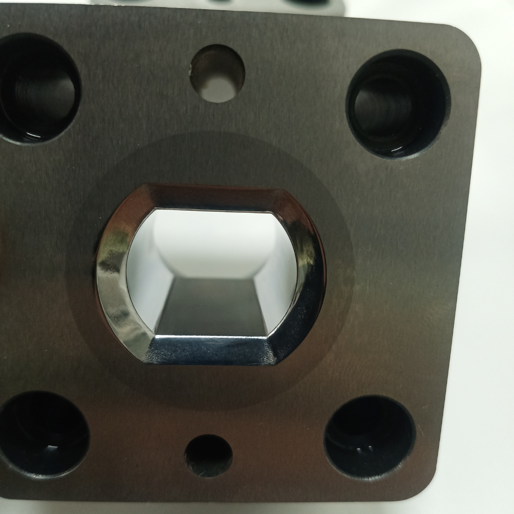 Irregular Internal Hole Drawing Die