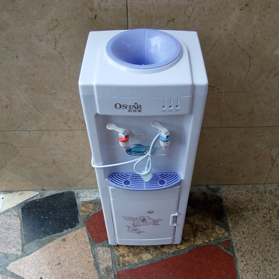 220V Warm Cool Drink Machine Electric Desktop Cooling Icy Water Dispenser Drinking Fountains Watering Bottle Holder