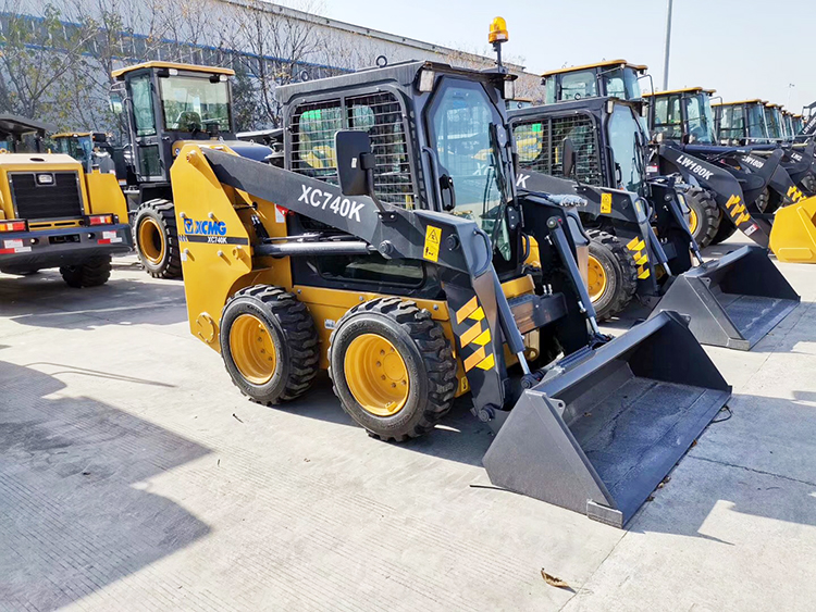 XCMG XC740K Chinese wheel track skid steer loader