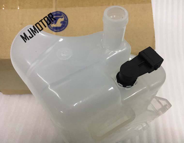 Coolant reservoir tank with water lever sensor For Chinese SAIC ROEWE 550 750 MG6 1.8T Auto car motor parts 10002366 / 10003818