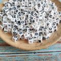 White with Black Single Initial B Printing Lucite Acrylic Letter Beads 8*8MM Square Cube Alphabet Plastic Jewelry Beads 1100PCS