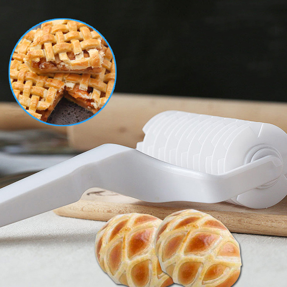 Kitchen Pie Pizza Biscuit Cutting Machine Pastry Plastic Baking Tools Baking Tray Embossed Dough Roller Grating Cutting 3 Size
