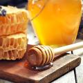 60Pcs Wooden Mini Honey Spoon Honey Wooden Stir Bar for Honey Jar Supplies Eco-Friendly Long Handle Mixing Stick Dessert Tools