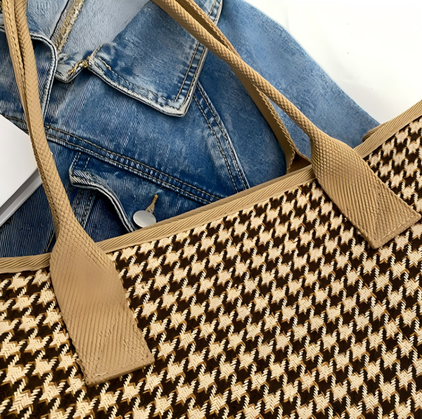 Versatile and simple women's tote bag