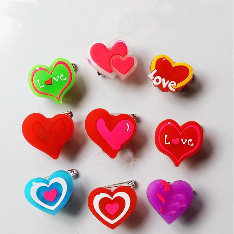 New Love Heart LED Flashing Brooch Pin Adulst Bar Disco Rave Glow Badge Valentine's Day Gift Halloween Glow Party Supplies