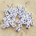 Black F Pring 10*10MM Cube White Alphabet Jewelry Letter Beads 550PCS Acrylic Plastic Single English Initial Lucite Loose Bead