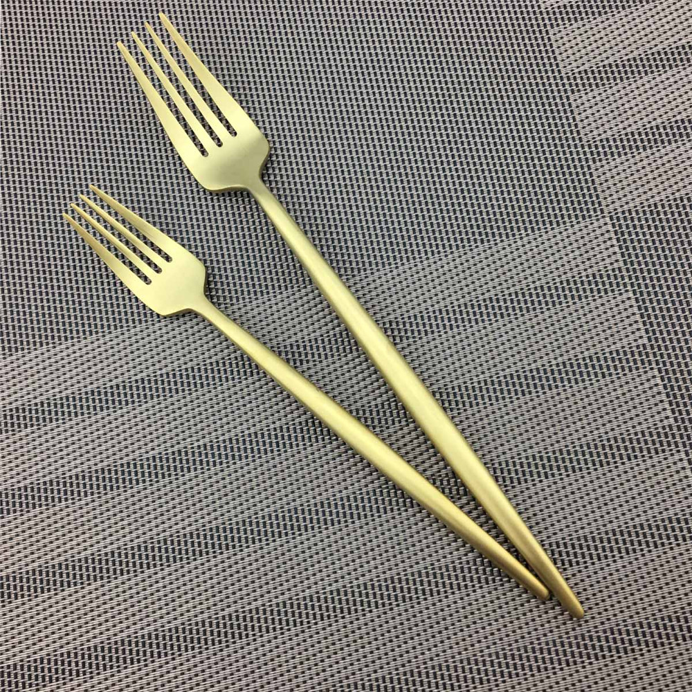 Pure Gold Dinnerware Wedding Golden Travel Cutlery Set 18/10 Stainless Steel Dinner Knife Fork Scoops Silverware Hot Sale