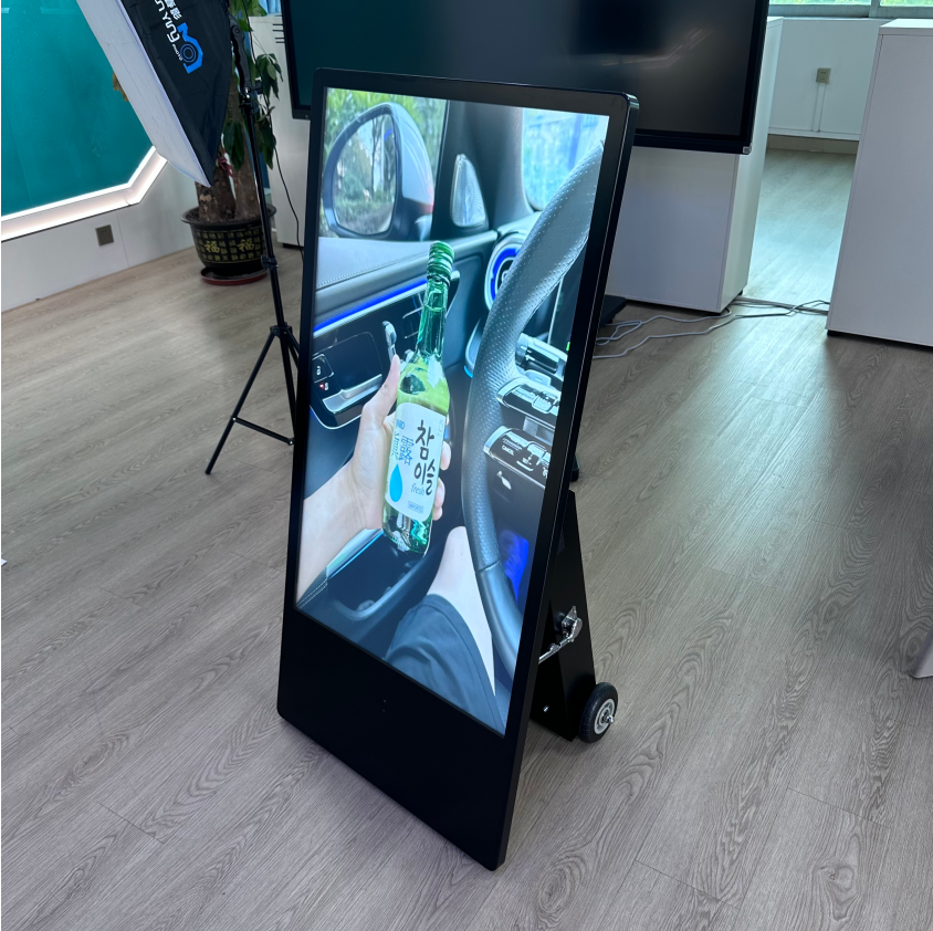 1500-2000 nits high brightness mobile poster display for daylight visibility
