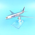 Free Shipping American Airlines Boeing 777 16cm alloy metal model aircraft child Birthday gift plane models toys for children